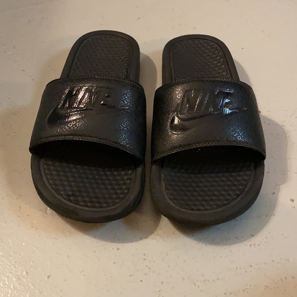 Nike Slides - Picture 3 of 4